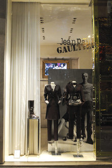 Jean Paul Gaultier ave Georges V