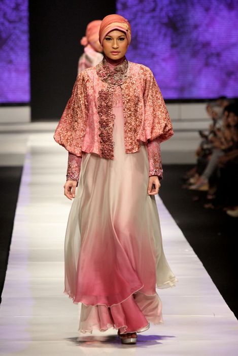 Tuti Adib Spring-Summer 2010, Womenswear - Fashion Week (#11090) United ...