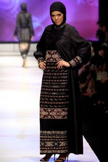 Ida Royani - Fashion Week - Catwalks - Womenswear - Spring-Summer 2010