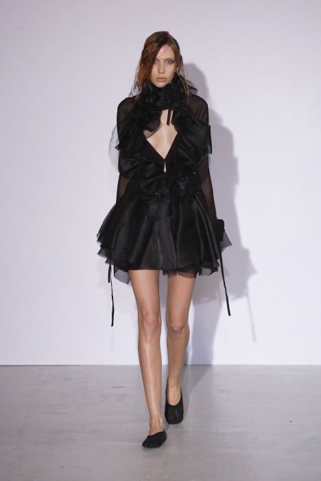 Moon Young Hee Spring-Summer 2011, Womenswear - Fashion Week (#6619) USA
