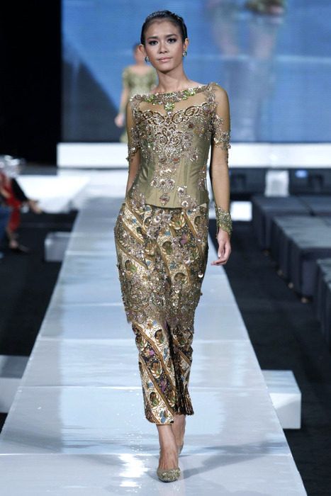 Yasra Kebaya Spring Summer 2011 Womenswear Fashion Week 11653 Usa 2219